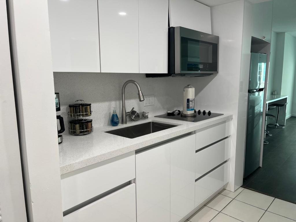 Studios In Brickell With Pool, Gym, Free Parking And Game Room 마이애미 외부 사진