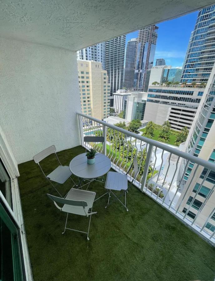 Studios In Brickell With Pool, Gym, Free Parking And Game Room 마이애미 외부 사진