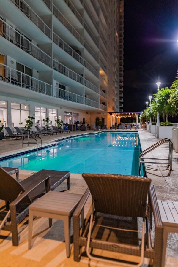 Studios In Brickell With Pool, Gym, Free Parking And Game Room 마이애미 외부 사진