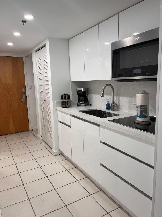 Studios In Brickell With Pool, Gym, Free Parking And Game Room 마이애미 외부 사진