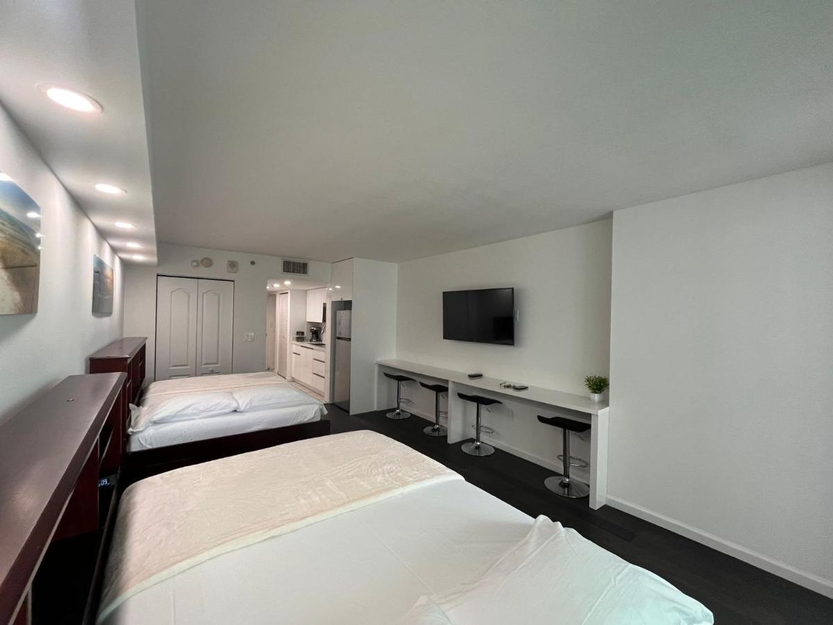 Studios In Brickell With Pool, Gym, Free Parking And Game Room 마이애미 외부 사진