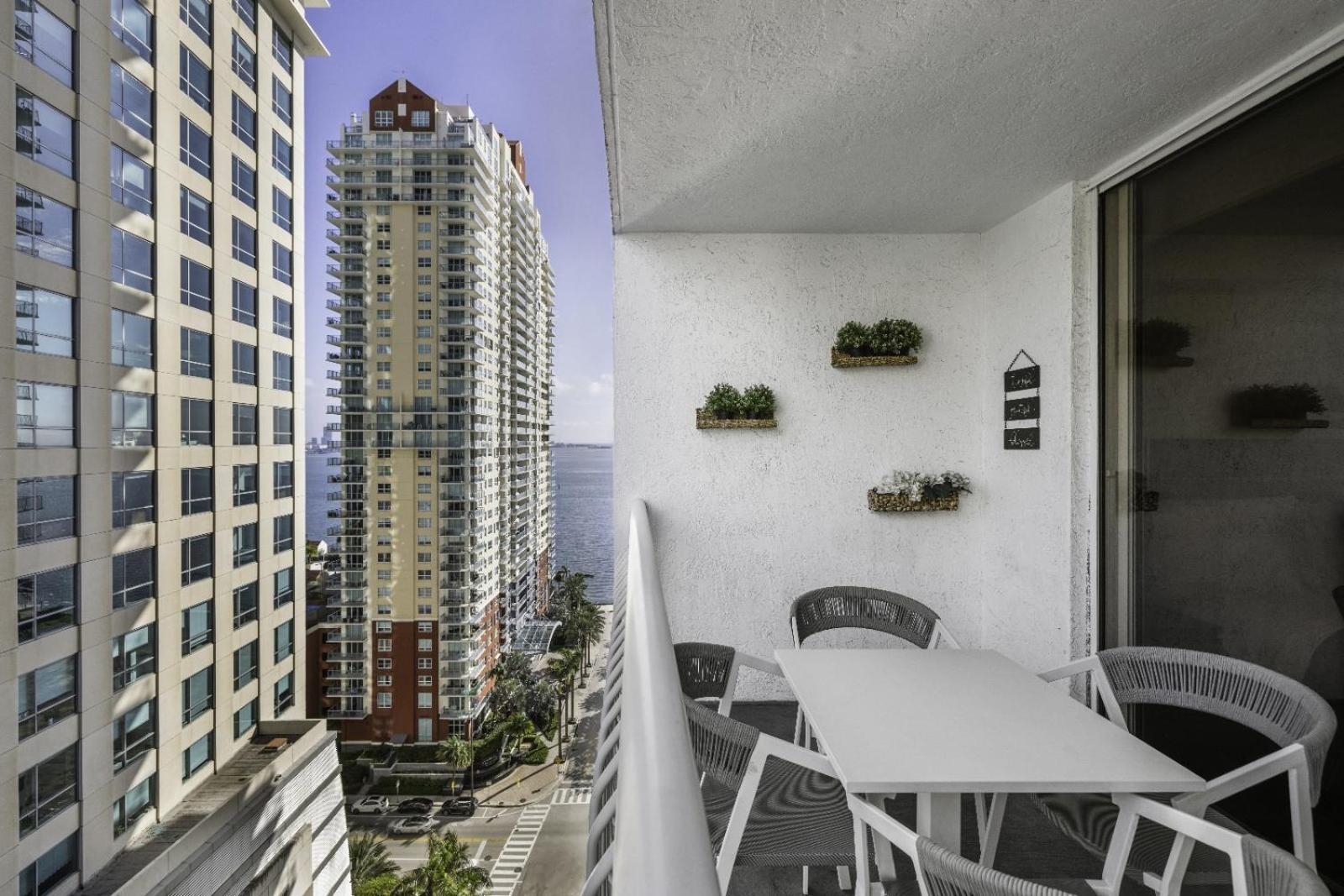 Studios In Brickell With Pool, Gym, Free Parking And Game Room 마이애미 객실 사진